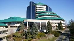 Photo of Overlook Corporate Center building and landscaping